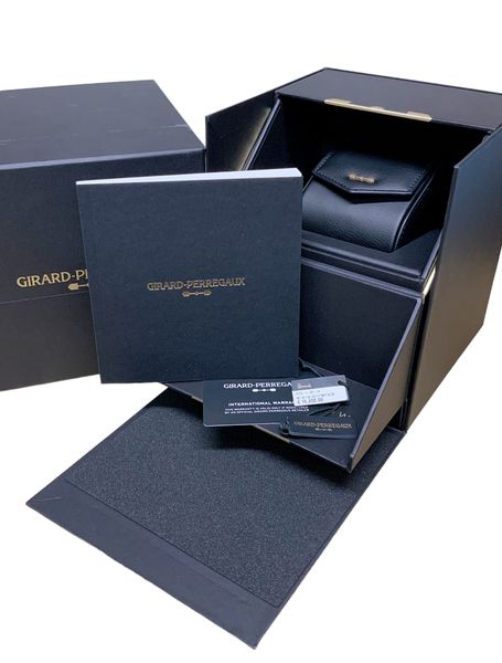 Girard Perregaux Laureato 81010-11-433-11A